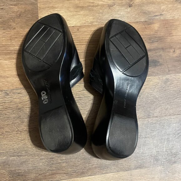 TOMMY HILFIGER Black Leather Slip-On Mules - Picture 5 of 7